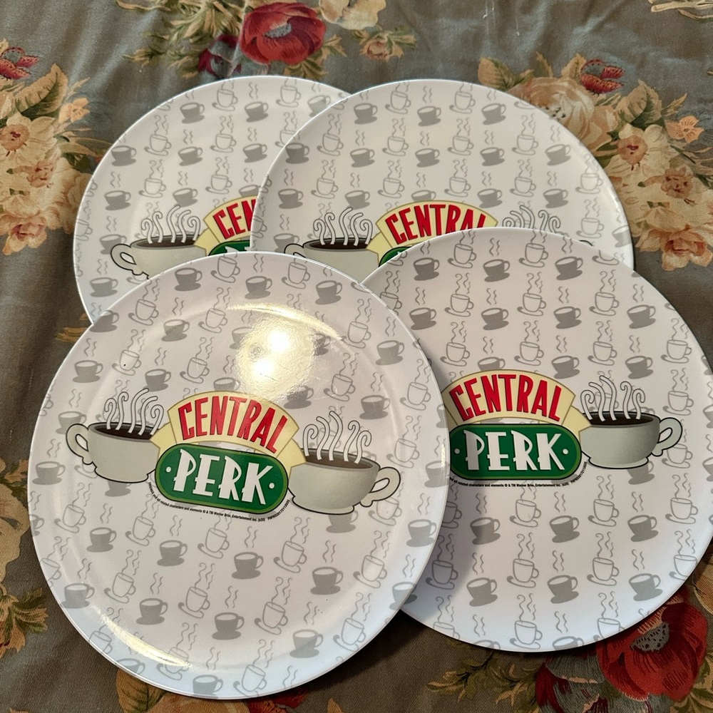 Central Perk White and Gray Dinner Plates Set
